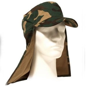 Veld pet leger met nek flap in groen, zwart khaki of camouflage